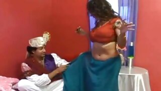 ٹیڑھی ماں کلیئر اس ک ...
