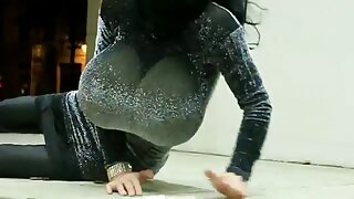 فش نیٹ جرابوں میں دب ...
