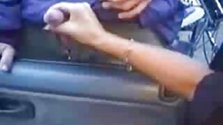 ٹورڈ برونیٹ بیب کیمر ...