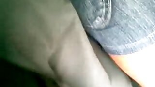 چمکتی ہوئی سنہرے بال ...